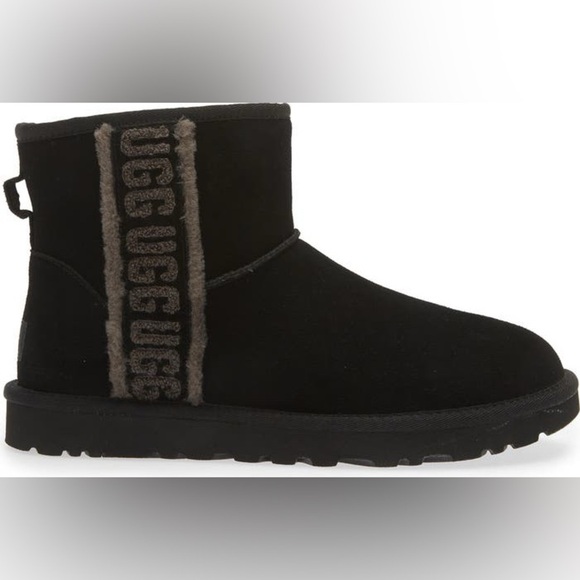 NEW UGG Classic Mini Genuine Shearling Lined Boot Women’s Size 5 - Picture 1 of 8